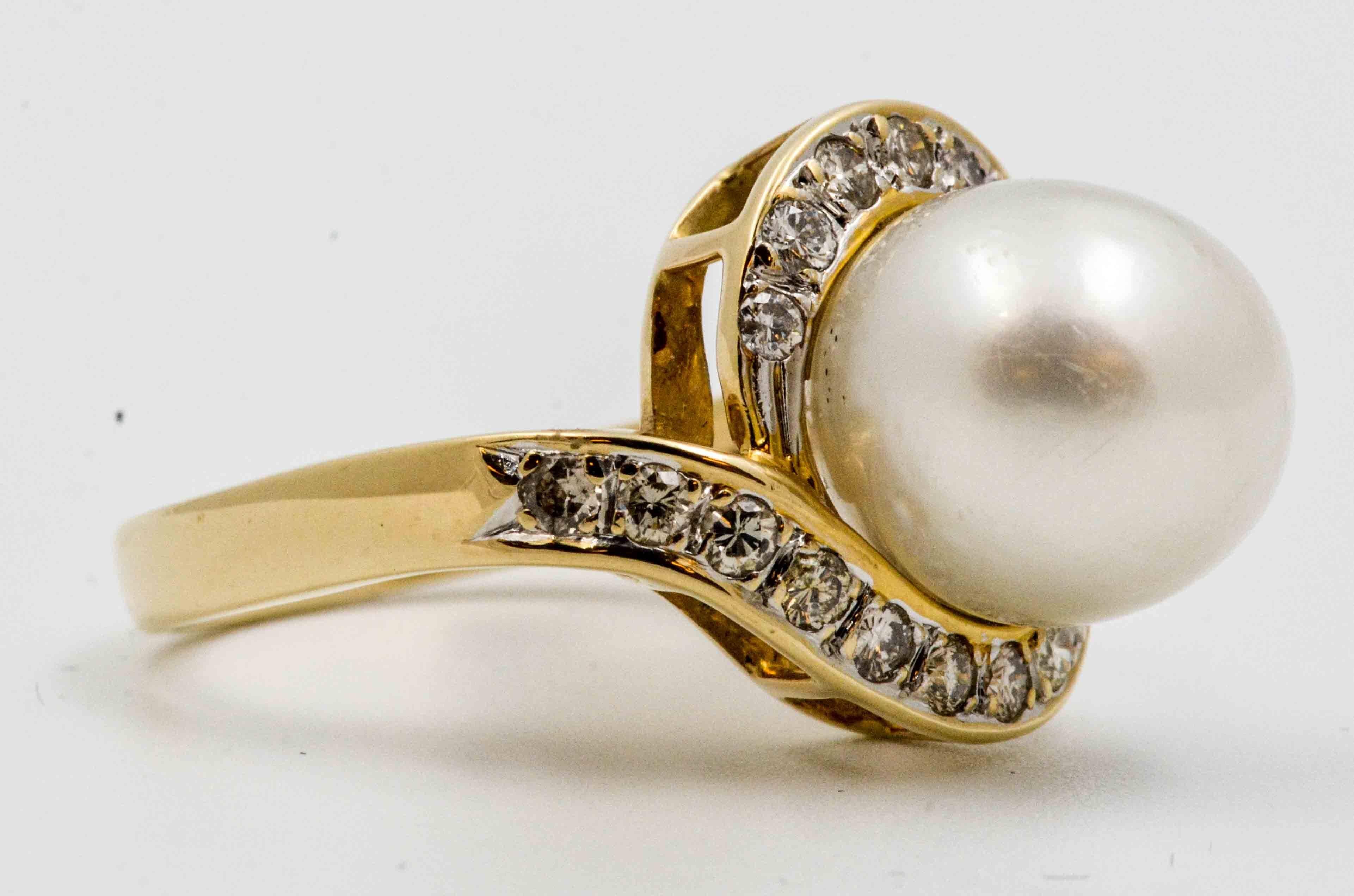 Round Cut 14 Karat Gold Pearl Diamond Ring