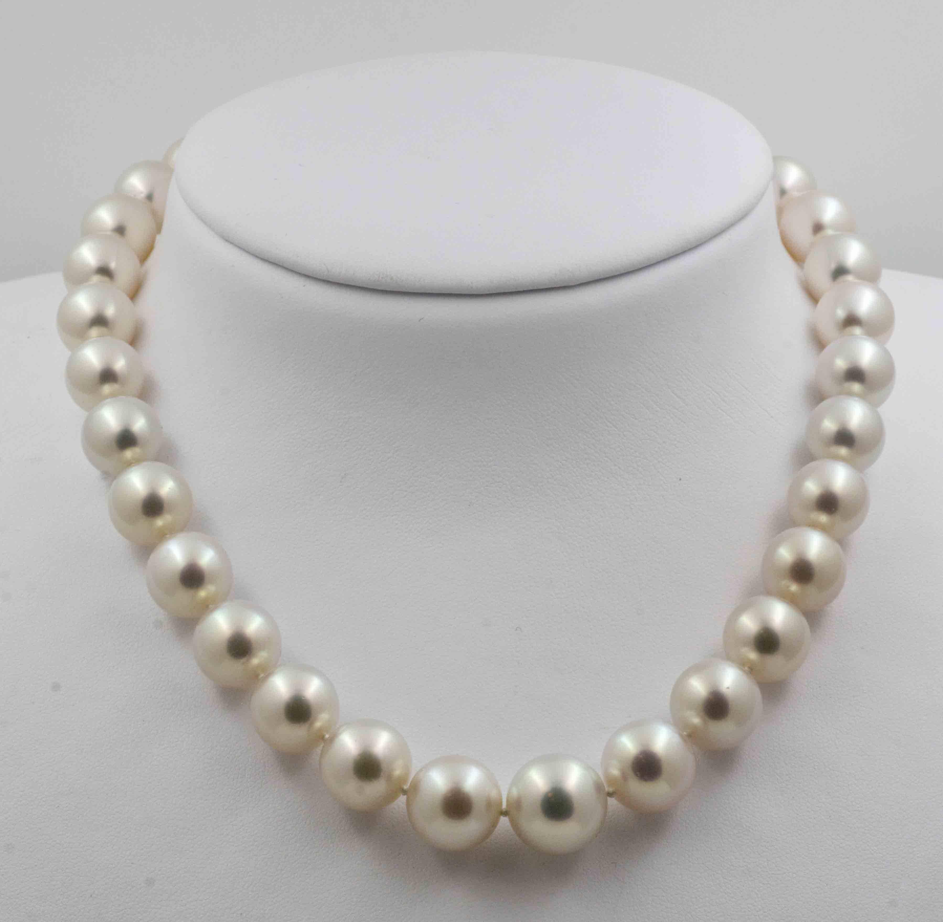 South Sea Pearls Necklace In Excellent Condition In Dallas, TX