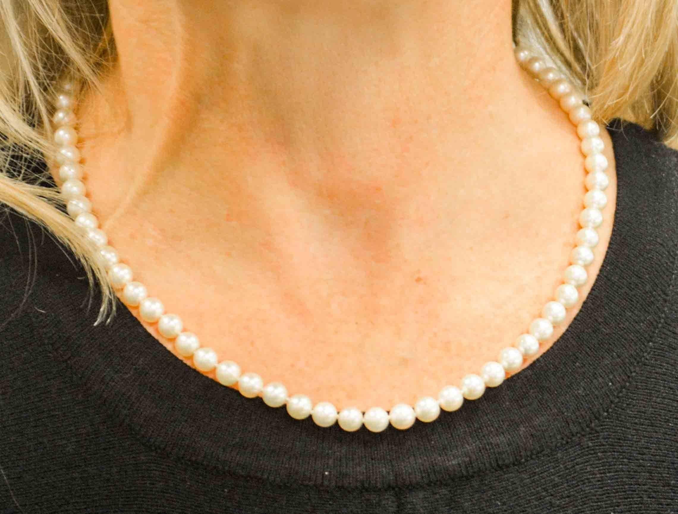 Women's Cream Cultured Pearls Necklace