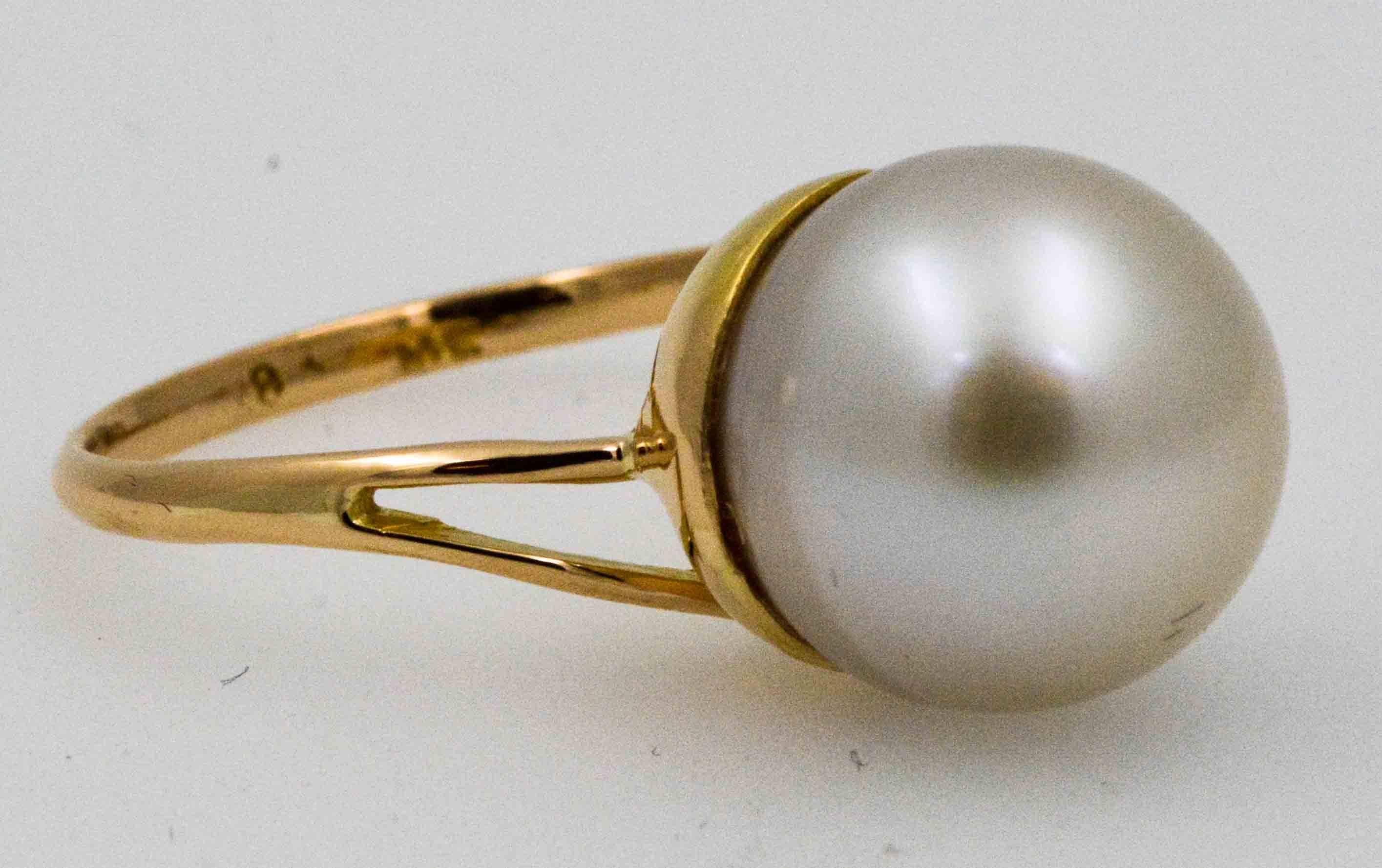 South Sea Cultured Pearl 18 Karat Yellow Gold Ring 2