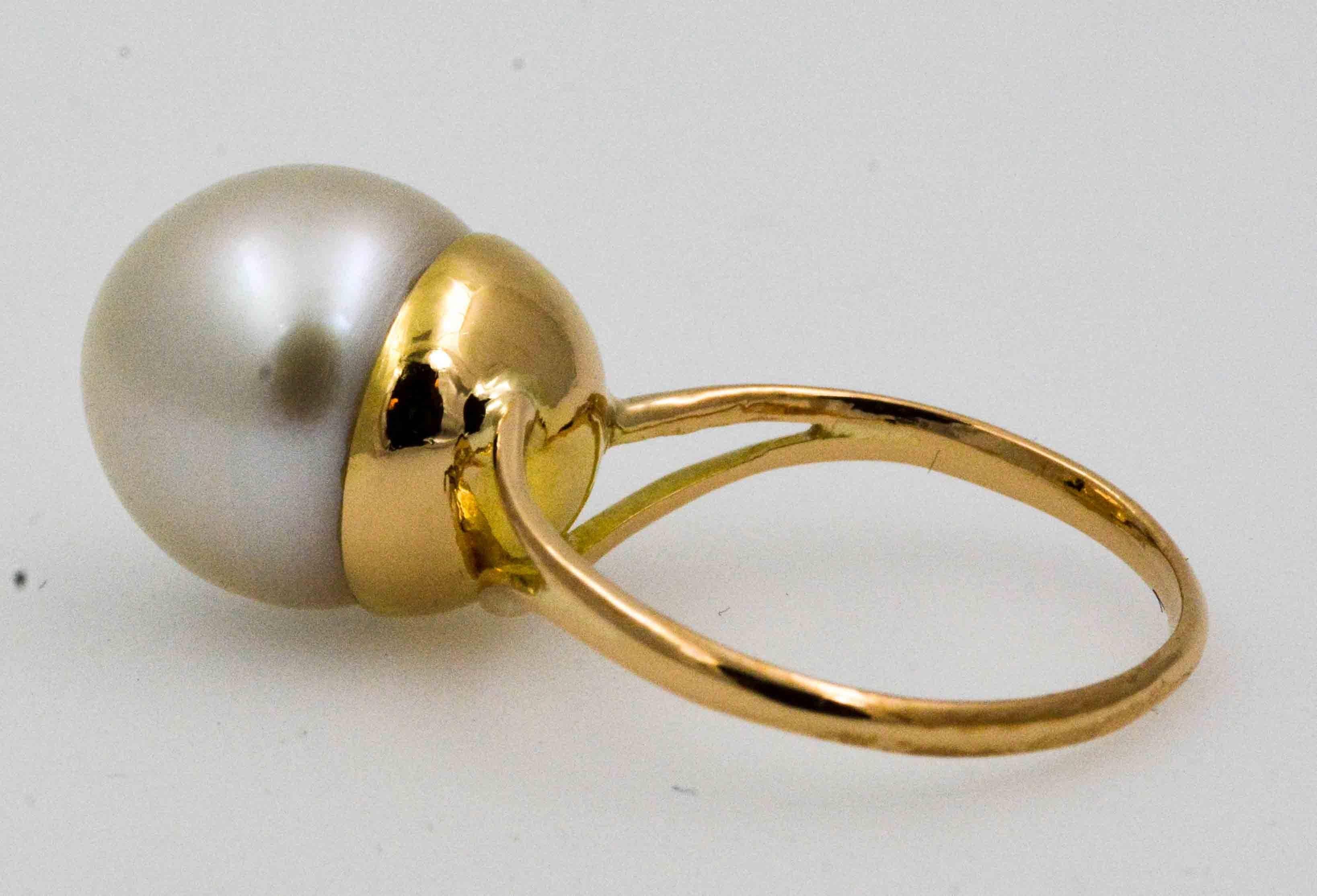 South Sea Cultured Pearl 18 Karat Yellow Gold Ring In Excellent Condition In Dallas, TX