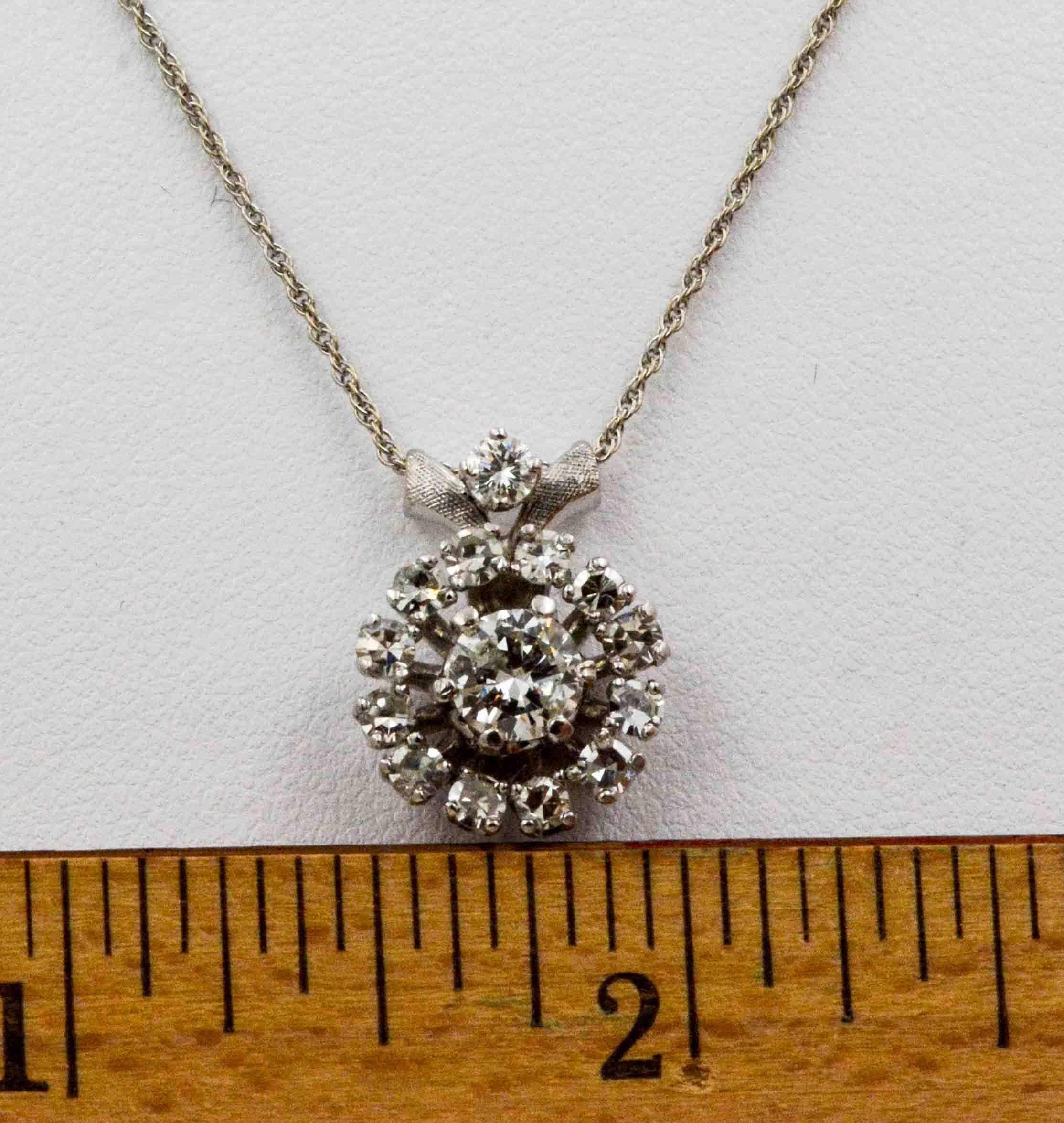 14 Karat White Gold 1.13 ctw Diamond Pendant Necklace In Excellent Condition In Dallas, TX