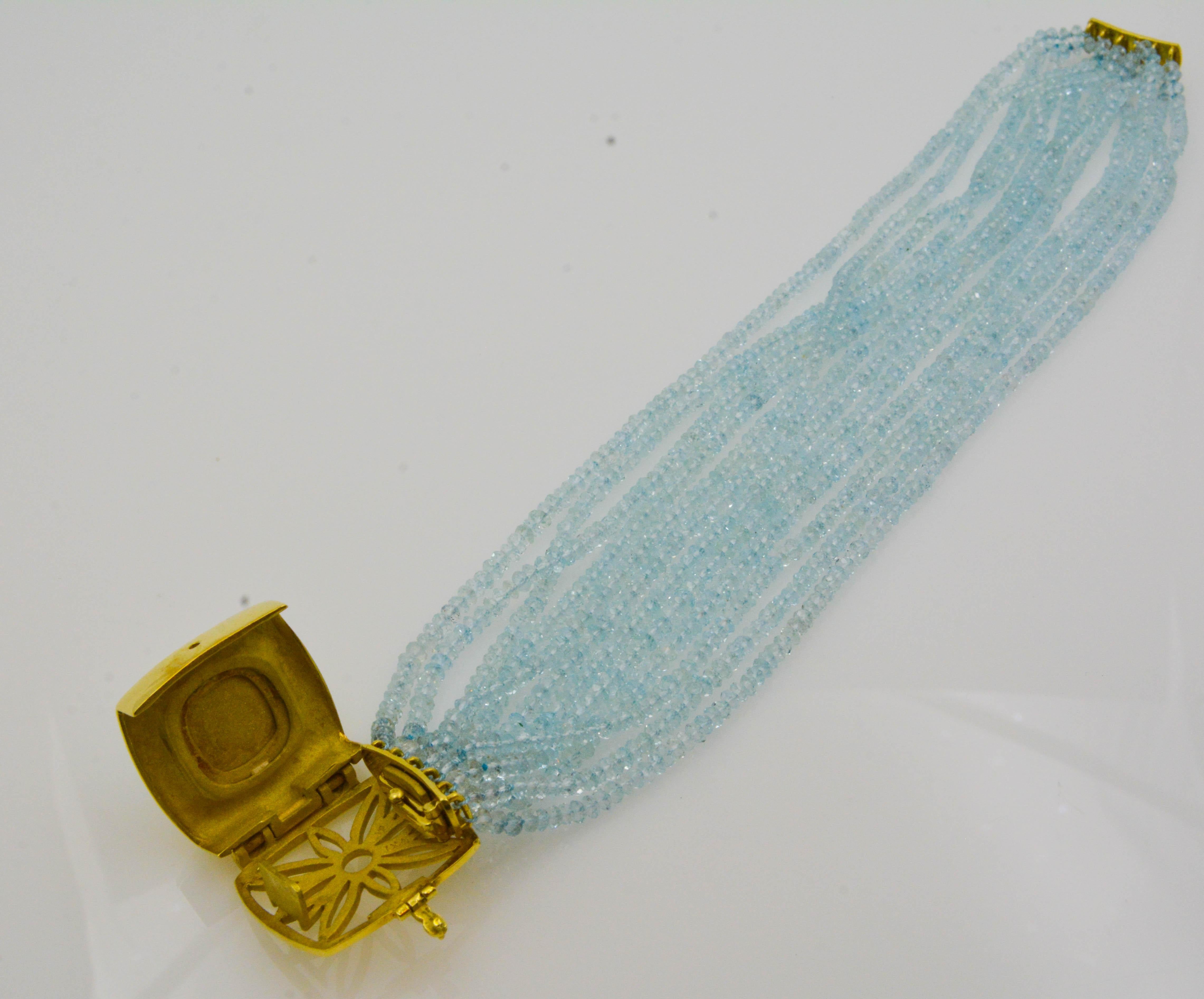 Mazza Company 18 Karat Gold Aquamarine Strand Cabochon Clasp Bracelet/Necklace In Excellent Condition In Dallas, TX