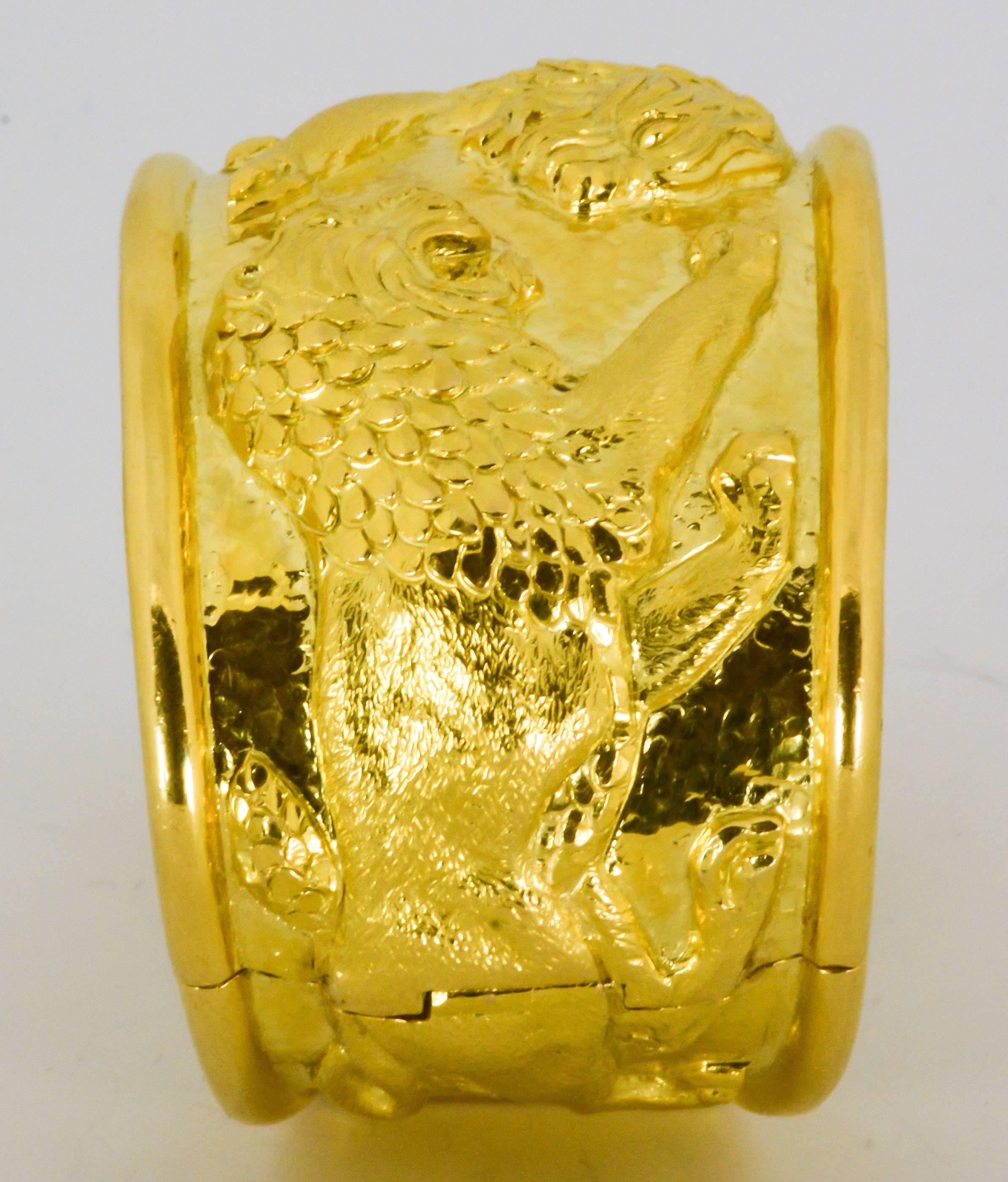 David Webb gold Lion cuff bracelet In Excellent Condition In Dallas, TX
