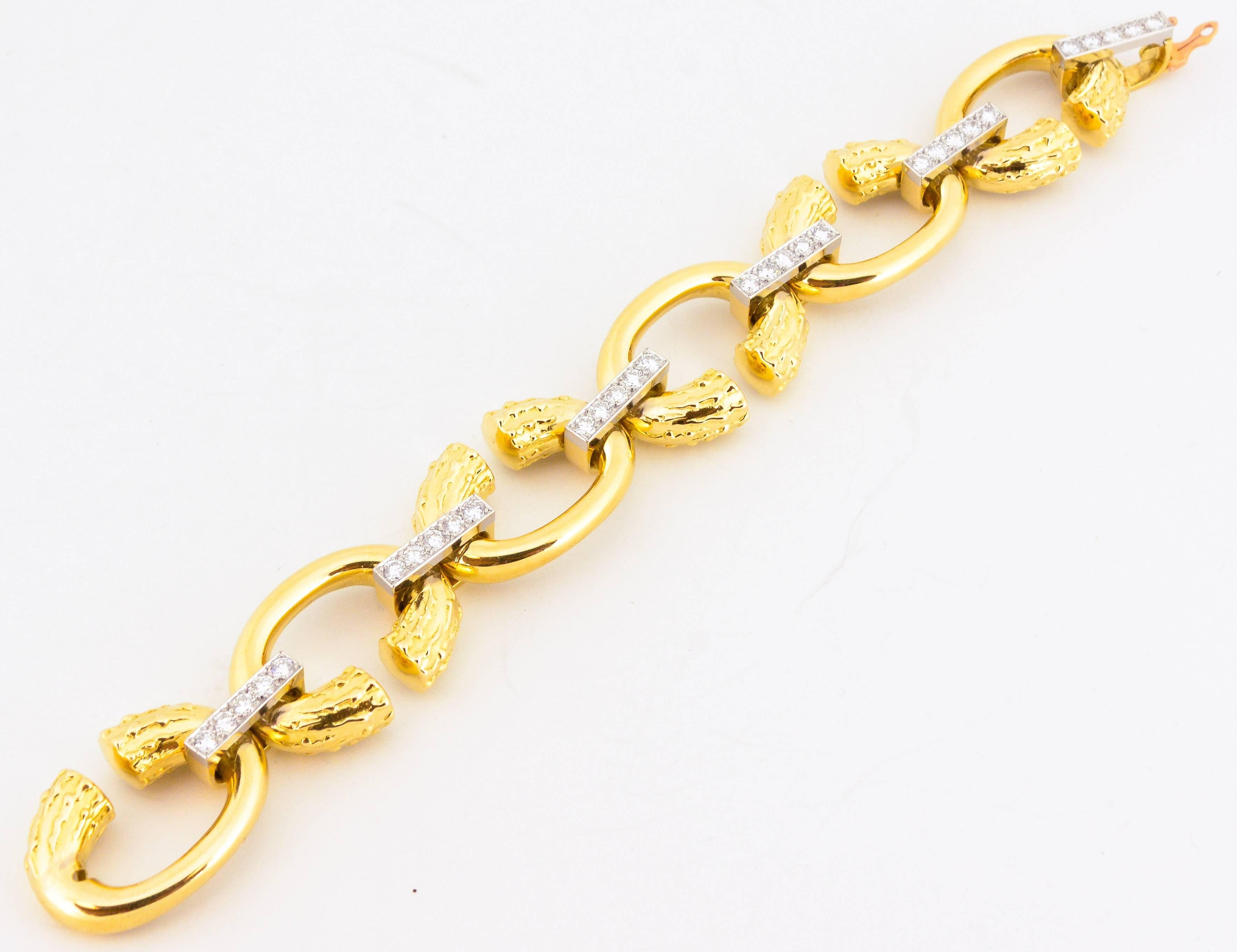 2.00 Carats Diamond Gold Link Bracelet In Excellent Condition In Dallas, TX