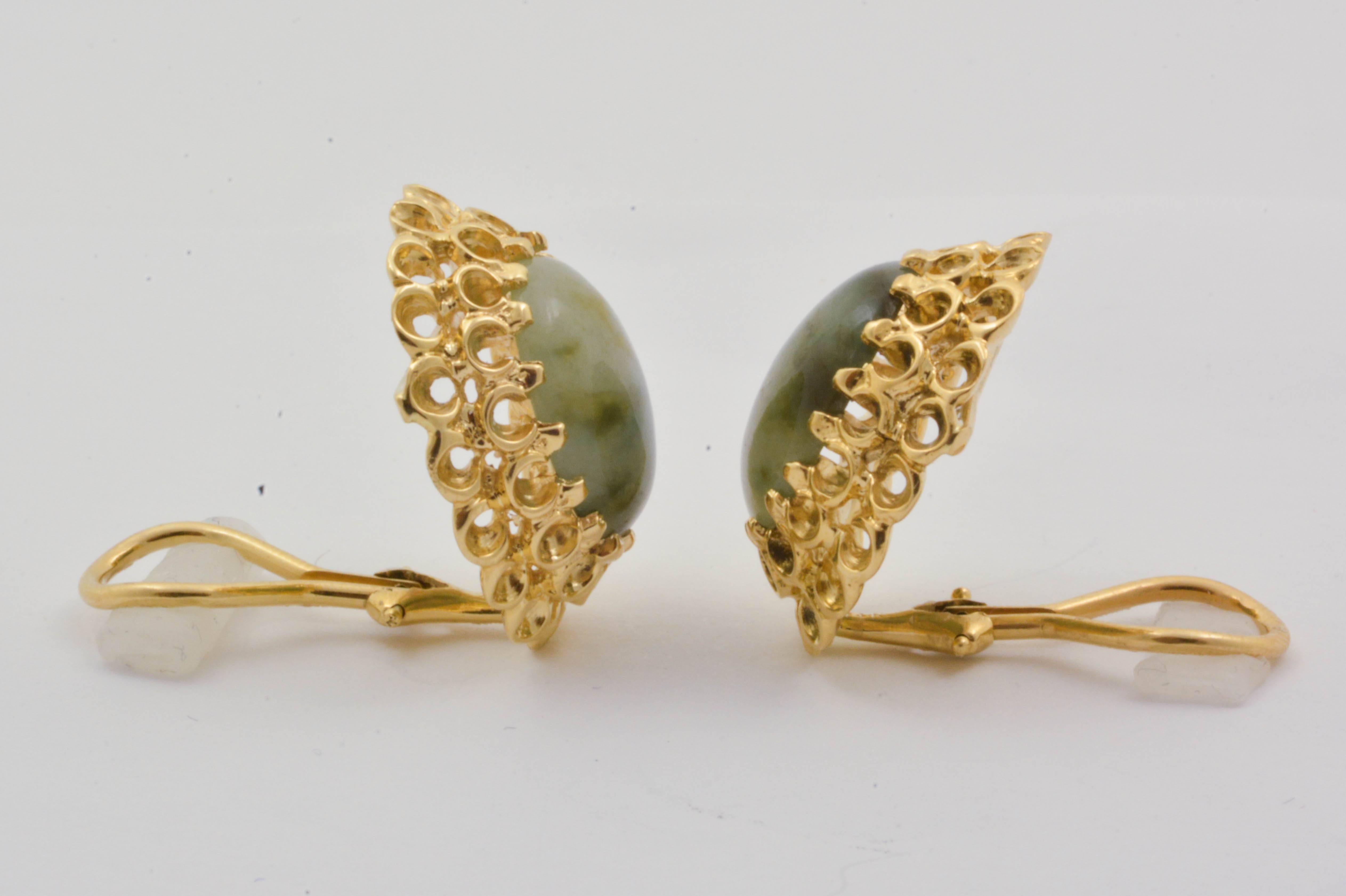 Women's Cabochon Jade Gold Ruffle Clip Earrings