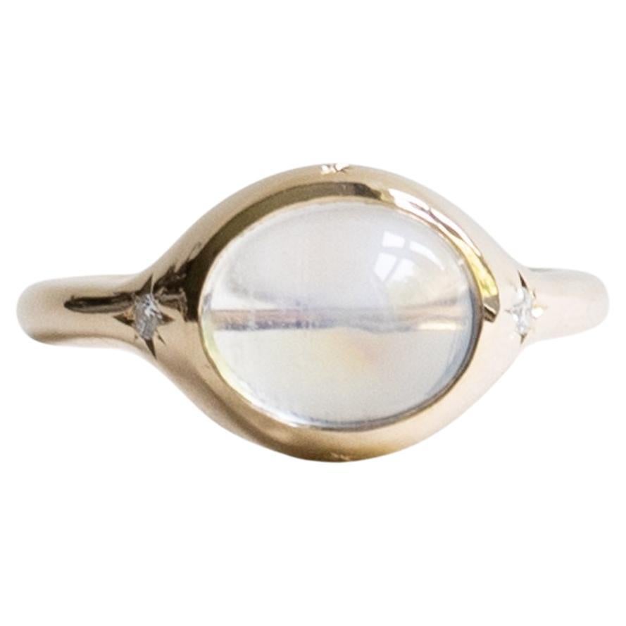 Bague pierre de lune 14K à reflets bleus en vente