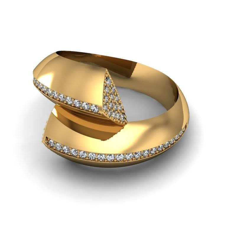 A slight twist on our popular Galaxy ring adds a hint of glamour to the sculpted and modern look. This is a true statement piece that sets its wearer apart.