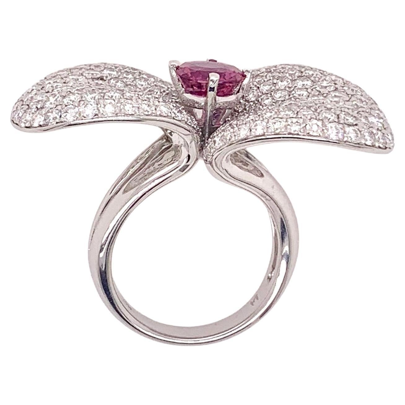 Contemporary GIA Certified Sapphire and Diamond Cocktail Ring For Sale