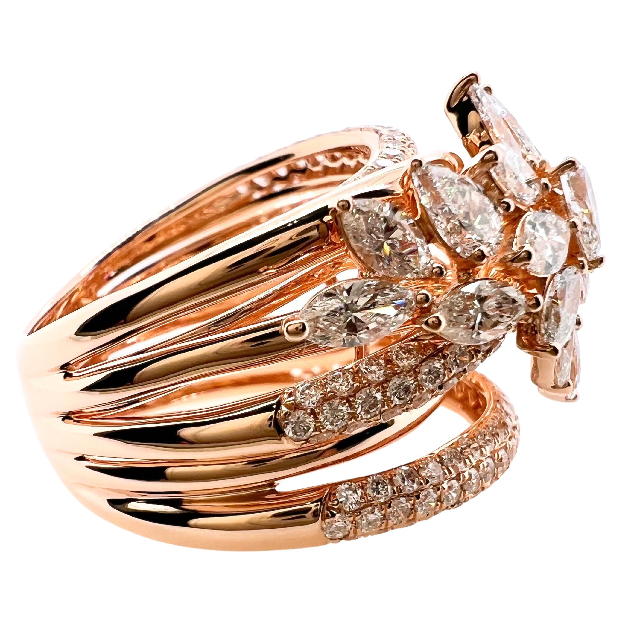 Taille Marquise Bague à anneau croisé en or rose 18k avec diamants en vente