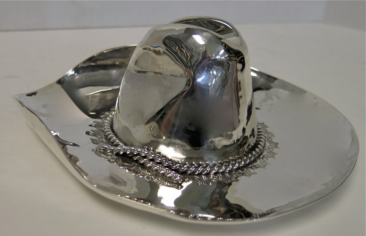 Sterling Silver Cigar Rest / Ashtray In A Rare Cowboy Hat Form In Good Condition In New York, NY