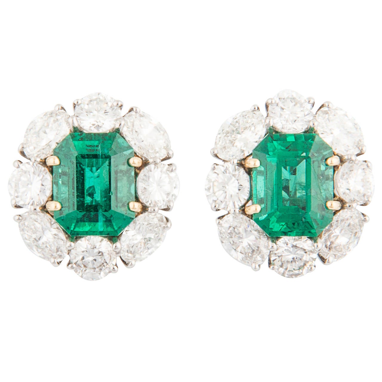 Bayco Emerald Diamond Gold Platinum Stud Earrings For Sale at 1stDibs