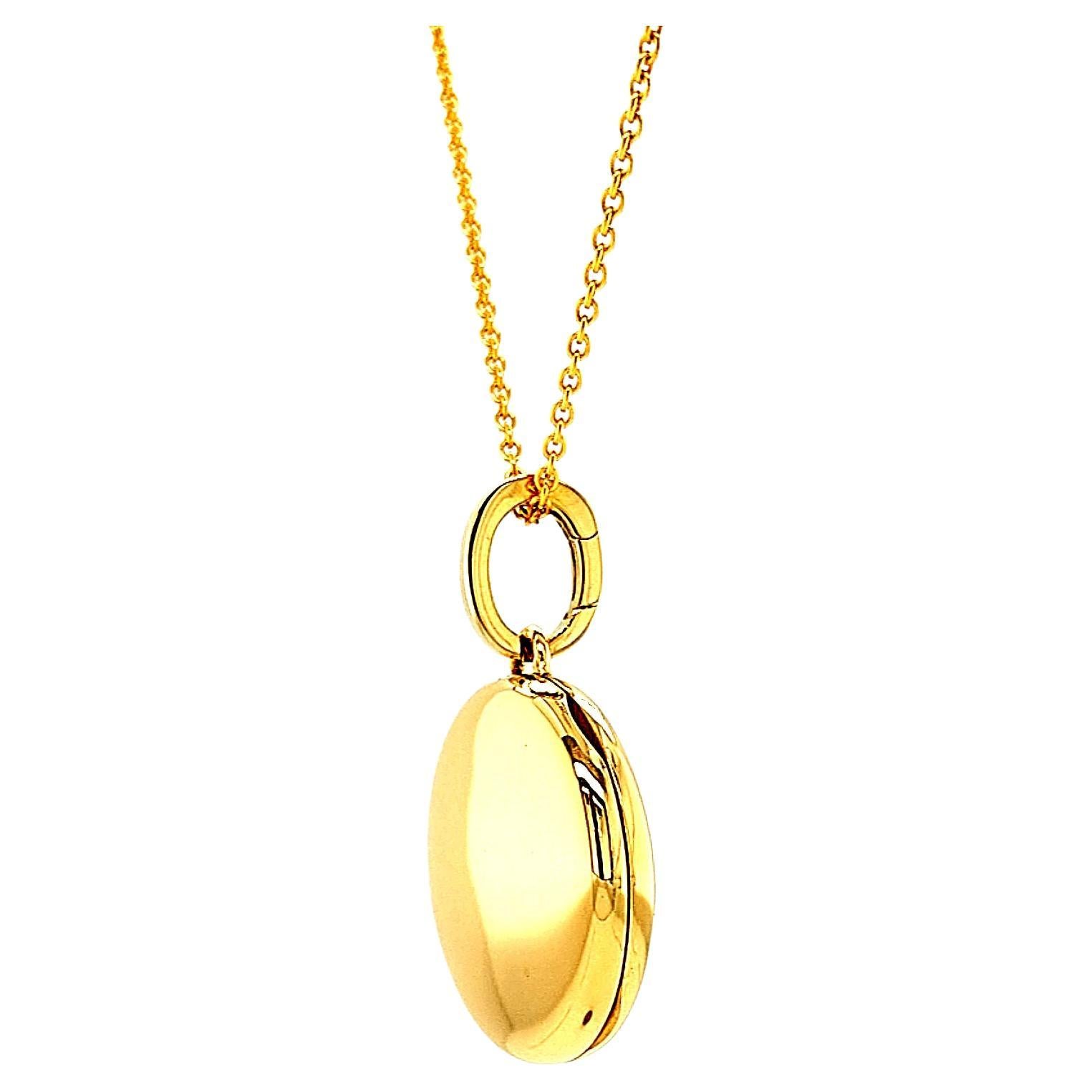 Customizable Round Polished Pendant Locket - 18k Yellow Gold - Diameter 26.0 mm For Sale