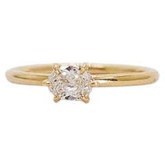 Solitärring aus Gelbgold mit einem natürlichen Diamanten im ovalen Schliff (0,40 Karat)
