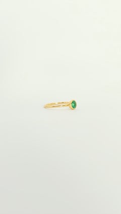 18-Kt Yellow Gold Solitaire Ring with a Natural Emerald (0.30 ct)