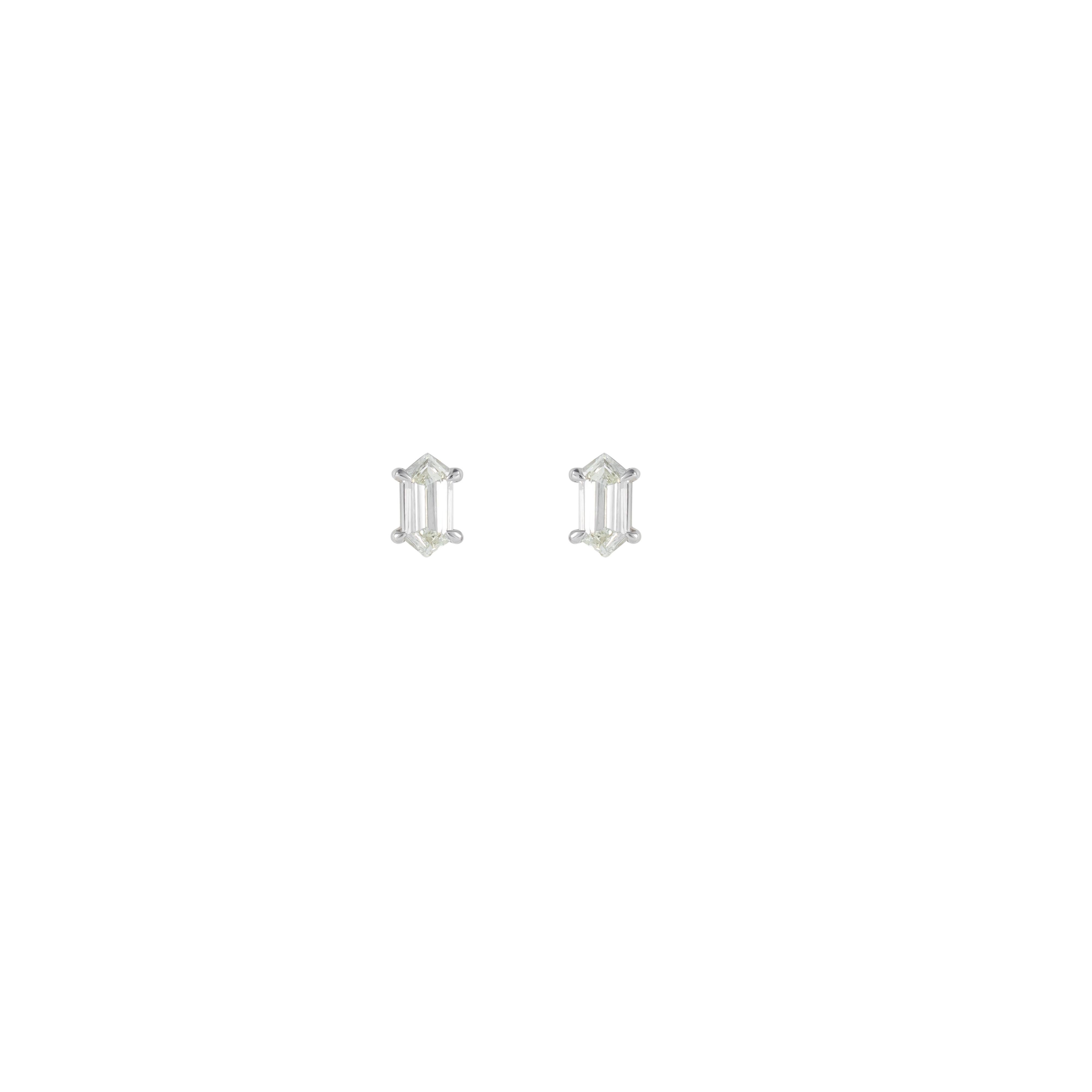 Moderne Boucles d'oreilles en or 18 carats 0,7 carat avec diamant en vente