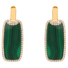 Pendientes contemporáneos rectangulares con malaquita y halo de diamantes, en oro amarillo de 18 quilates