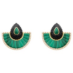 Pendientes estilo Art Déco con forma de abanico, de ónix negro estriado, malaquita y diamantes, en oro de 18 quilates