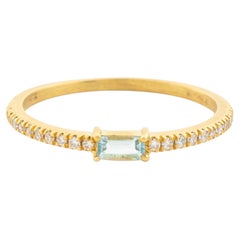 Contemporary Baguette Cut Aquamarine & Diamond Ring in 18 Karat Yellow Gold Band