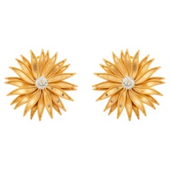 Retro Style 1.42 Carat Diamond Flower Sunburst Daisy Stud Earrings in 18K Gold
