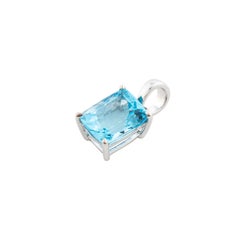 Klassischer Solitär-Anhänger mit blauem Topas, 18-karätiges Weißgold, Krappenfassung, Kissenform, Halskette