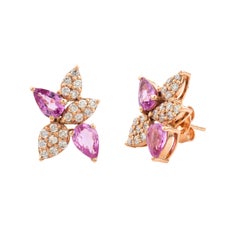 Boucles d'oreilles délicates en or rose 18 carats, ornées d'un saphir rose taille poire et d'un bouquet de pétales de diamants