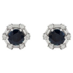 Boucles d'oreilles hexagonales en or blanc 18 carats, avec saphir bleu naturel rond et diamants taille baguette