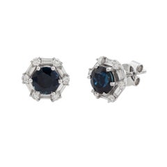 Boucles d'oreilles hexagonales en or blanc 18 carats, avec saphir bleu naturel rond et diamants taille baguette