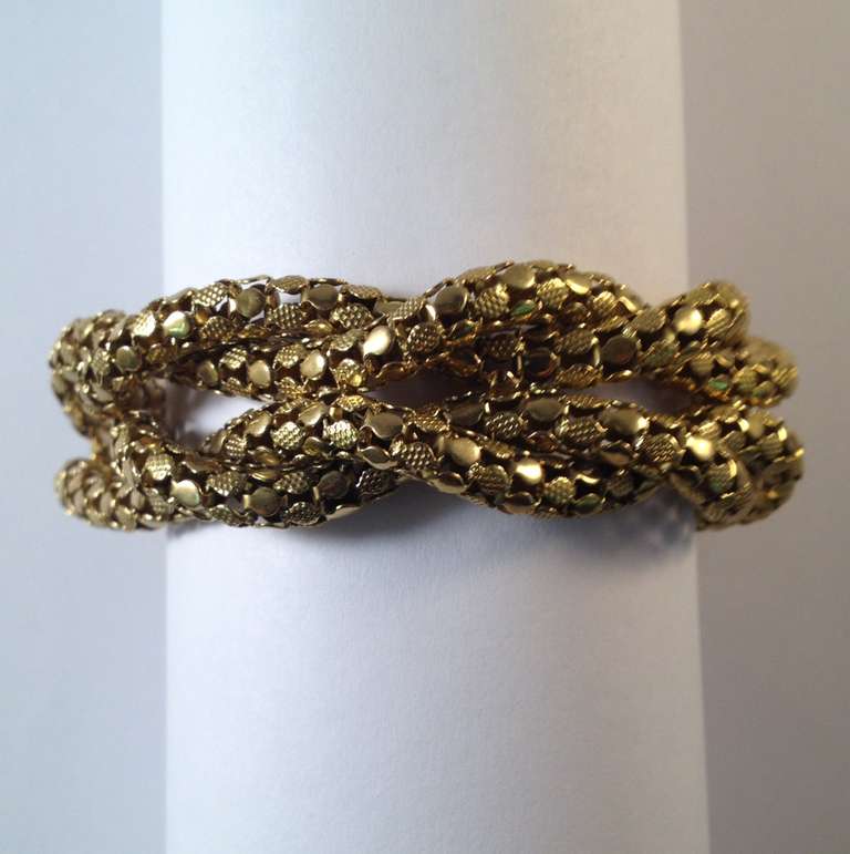 Tiffany & Co. Double Row Intertwined Cobra Link Textured Gold Bracelet In Excellent Condition In New York, NY