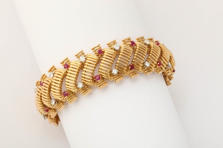 Women's 1950s French Ruby Diamond Gold Escalator Zig-Zag Flexible Bracelet