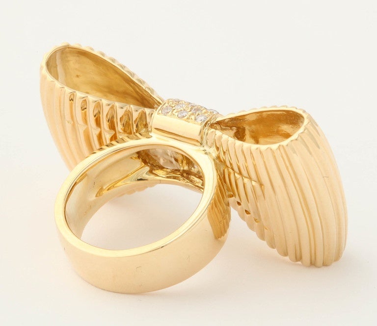 Women's 1980's Fanciful & Chic Ridged Gold & Diamond Figural Bow Cocktail Ring