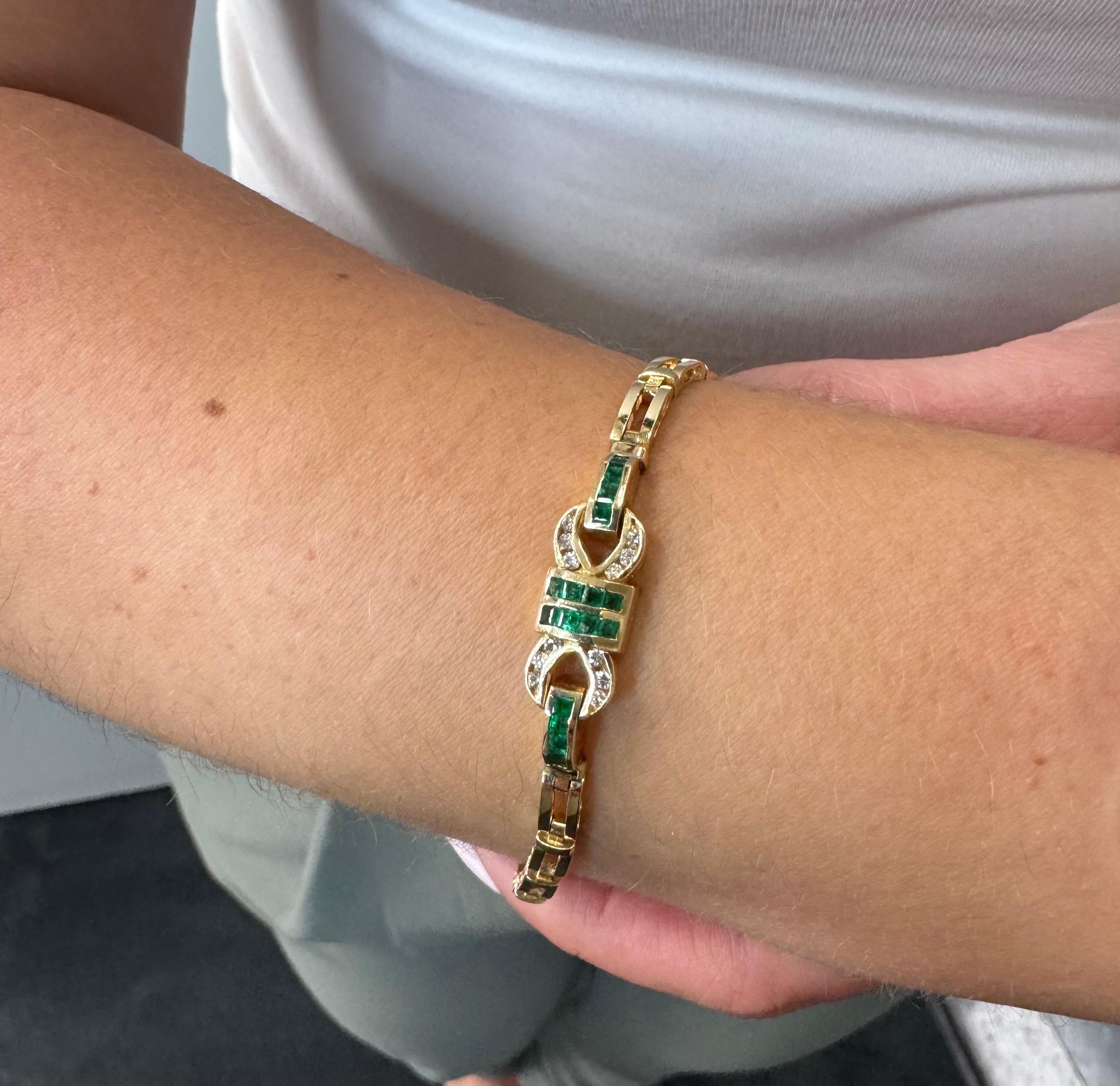 Taille ronde Bracelet vintage en or 14 carats serti d'émeraudes et de diamants en vente