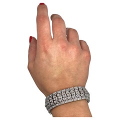 Bracciale grande in stile vintage in oro bianco 18 carati e diamanti rotondi taglio brillante