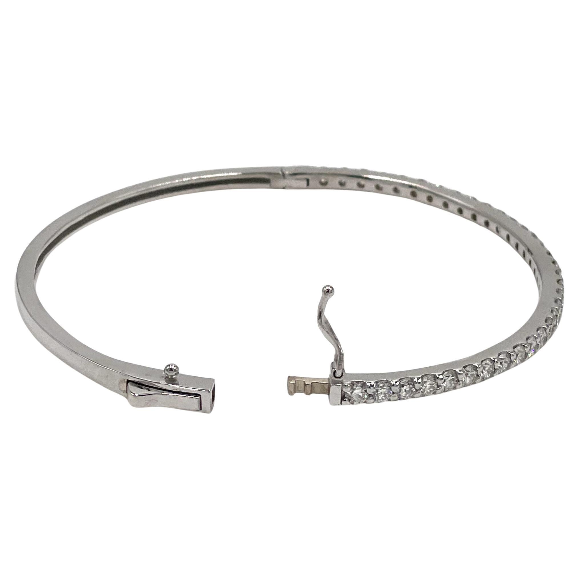 Bracelet jonc en or blanc 14 carats avec diamants de 1,75 carat et chaîne de sécurité