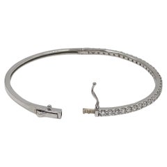 Bracciale Bangle in oro bianco 14K con diamanti da 1,75 carati e chiusura di sicurezza