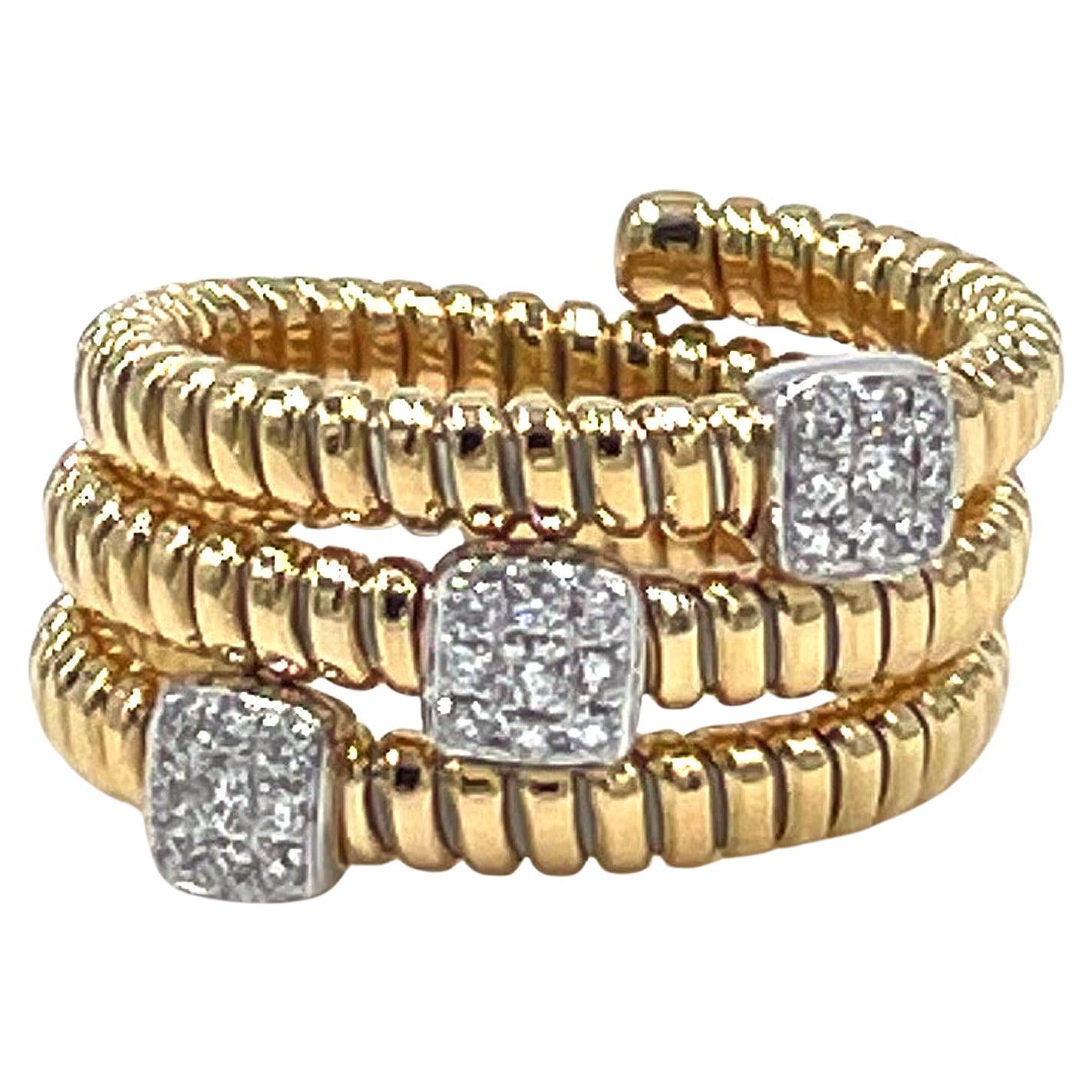 Anillo Envolvente Flexible de Oro Amarillo de 18 K con Estaciones Cuadradas 0,22 Ct Diamantes en venta