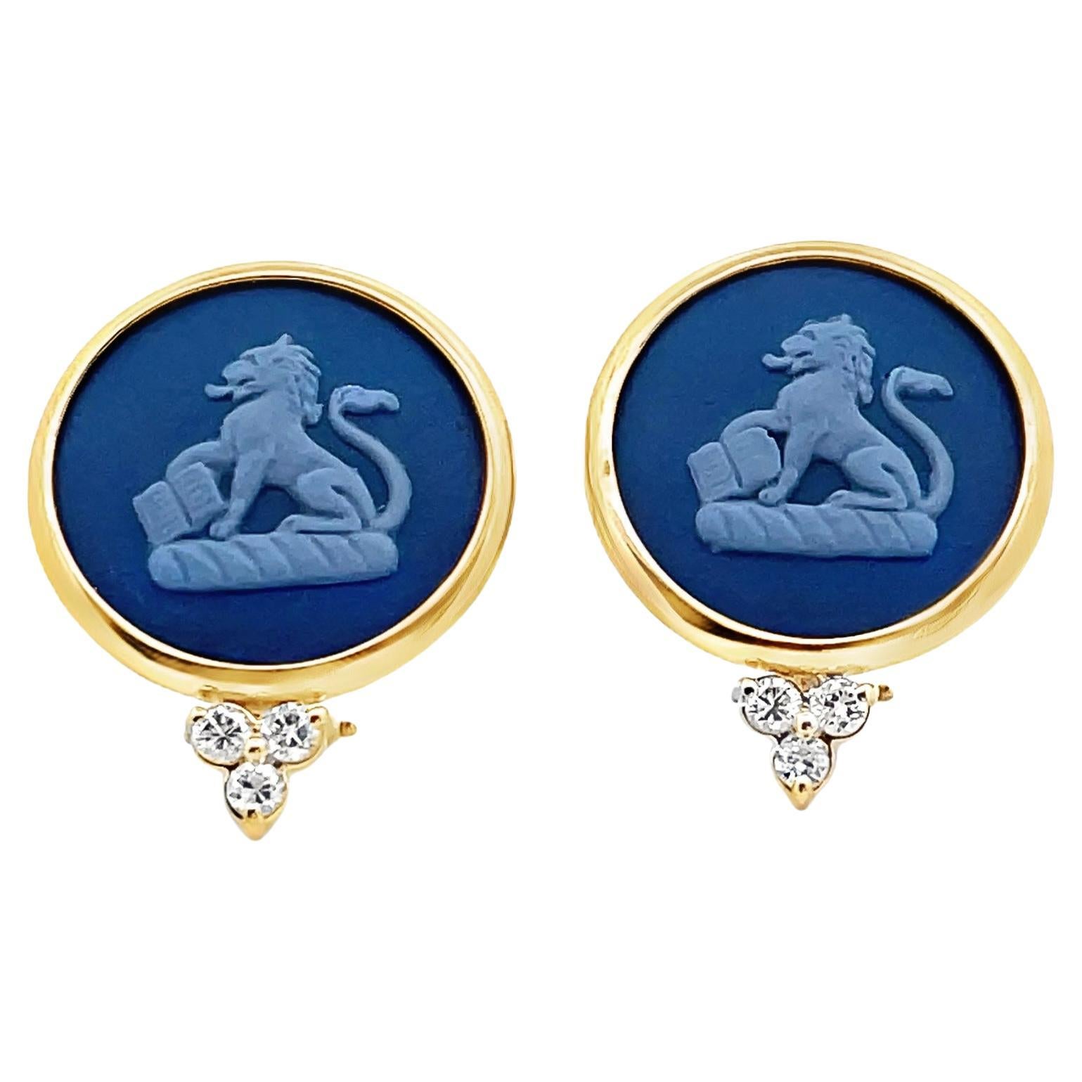 Orecchini con medaglione e diamante in oro giallo 14 carati e Wedgwood blu