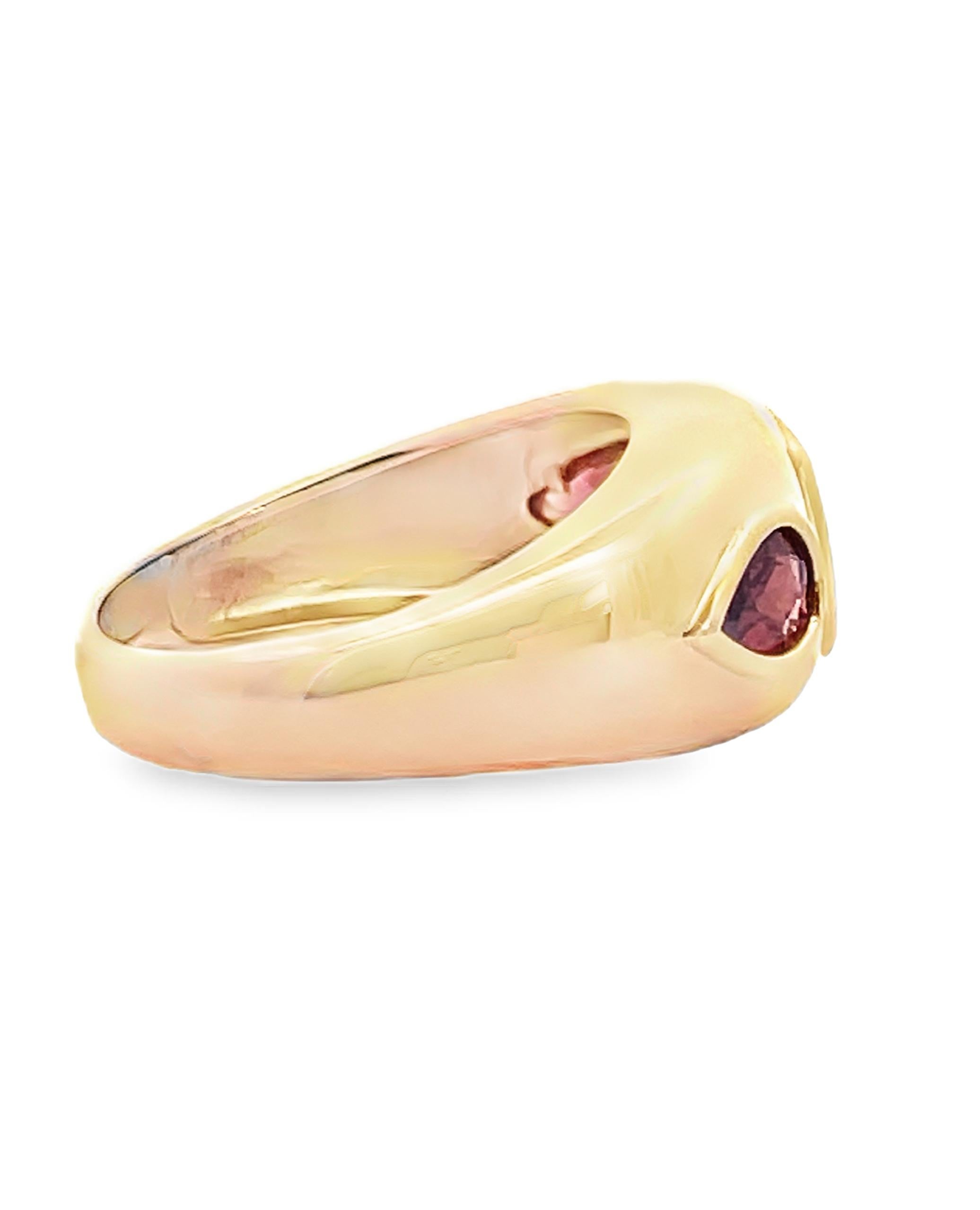 Bague grenat géométrique à trois pierres en or jaune 14K Neuf - En vente à Old Tappan, NJ
