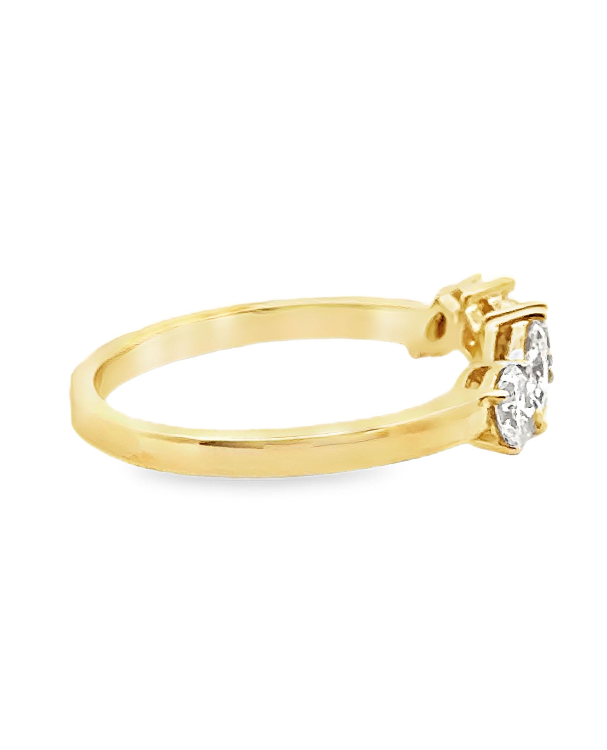 Taglio misto Anello con diamante a forma di fantasia in oro giallo 18 carati in vendita