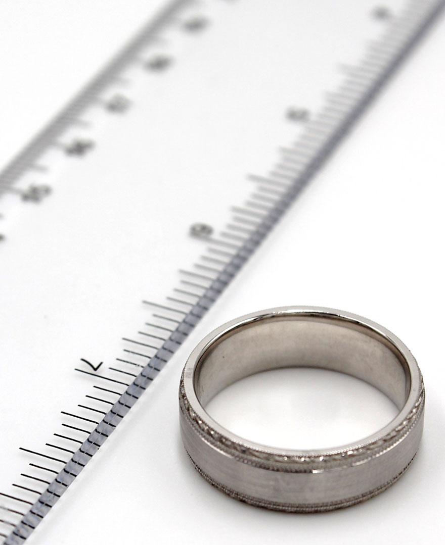 Kirk Kara SS6974M-B Artin Jonc de mariage pour hommes en or blanc 18 carats Taille 10 Neuf - En vente à Old Tappan, NJ