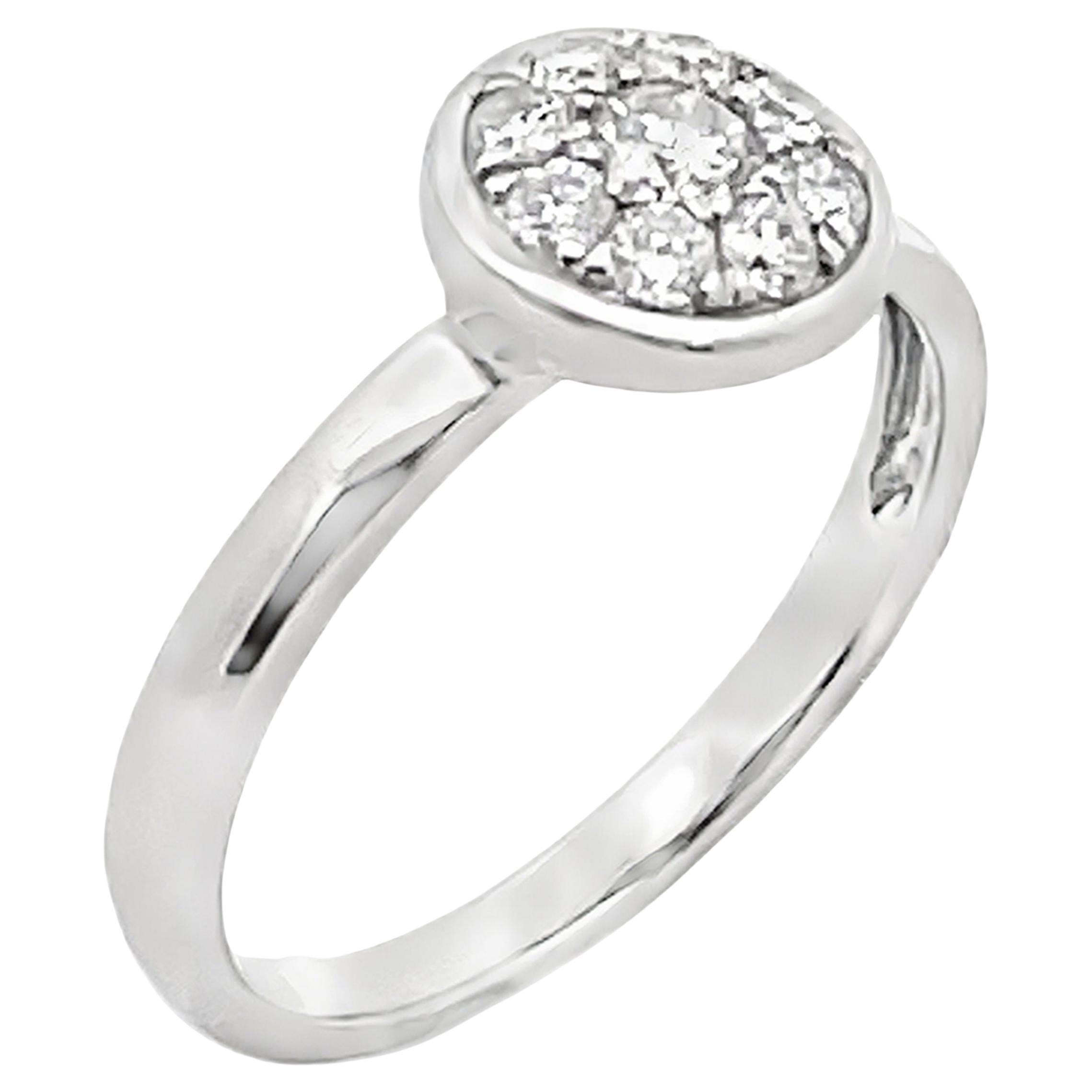Bague empilable en or blanc 18 carats avec diamants ronds en vente