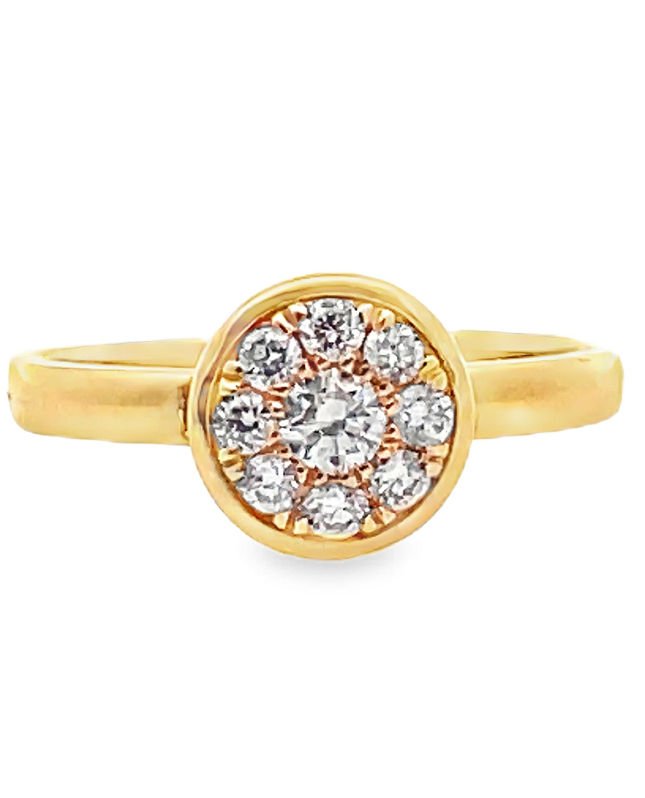 Contemporaneo Anello impilabile in oro giallo 18 carati con diamanti in vendita
