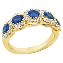 Anello Allison Kaufman in oro giallo 14K con zaffiro blu ovale e diamante da 1,42 carati