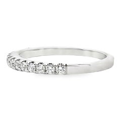 Alliance Simon G. en or blanc 18 carats, sertie d'un diamant de 0,30 carat sur la moitié du tour