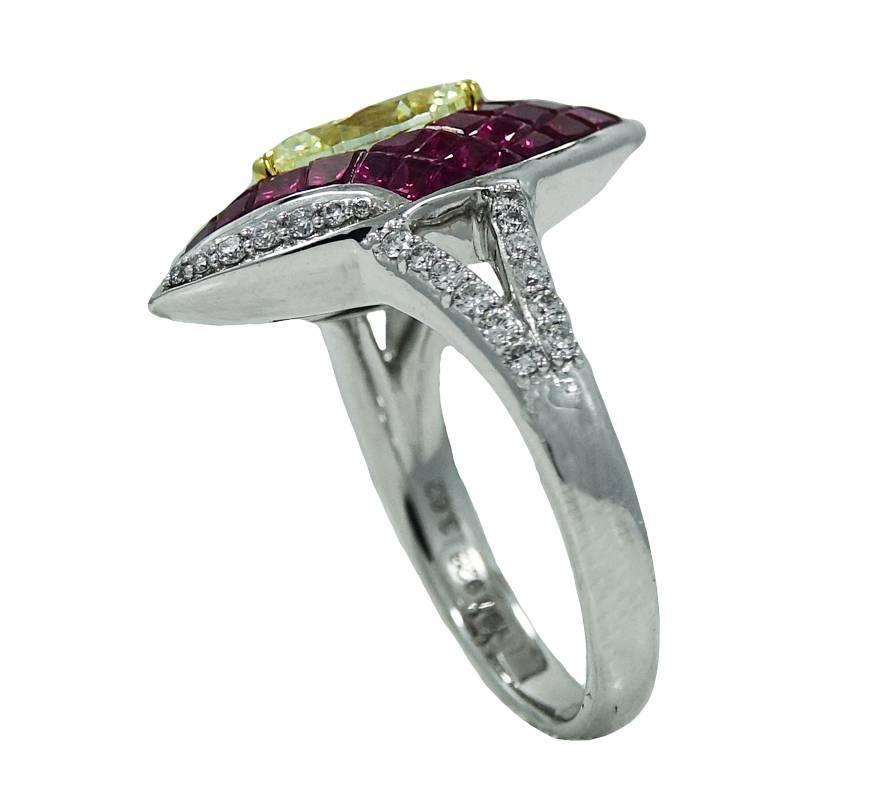 Rubies Yellow and White Diamonds Platinum Ring In Excellent Condition For Sale In Naples, FL