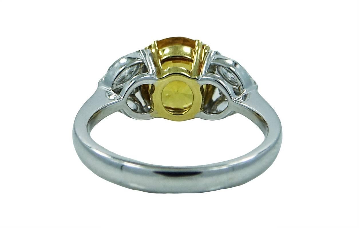 3.20 Carat Yellow Sapphire Diamonds White Gold Ring In Excellent Condition For Sale In Naples, FL