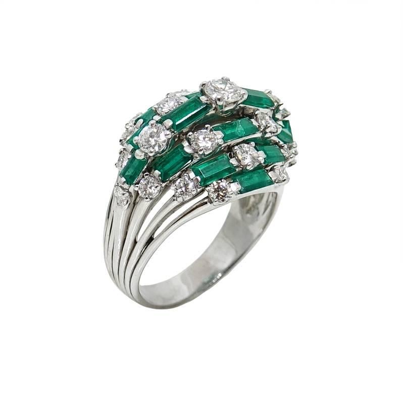 Baguette Emerald and Diamond Platinum Ring In Excellent Condition For Sale In Naples, FL