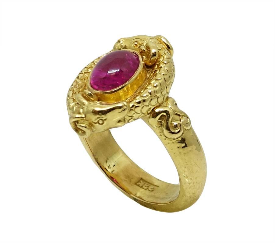 1.50 Carat Cabochon Ruby Yellow Gold Ring In Excellent Condition For Sale In Naples, FL