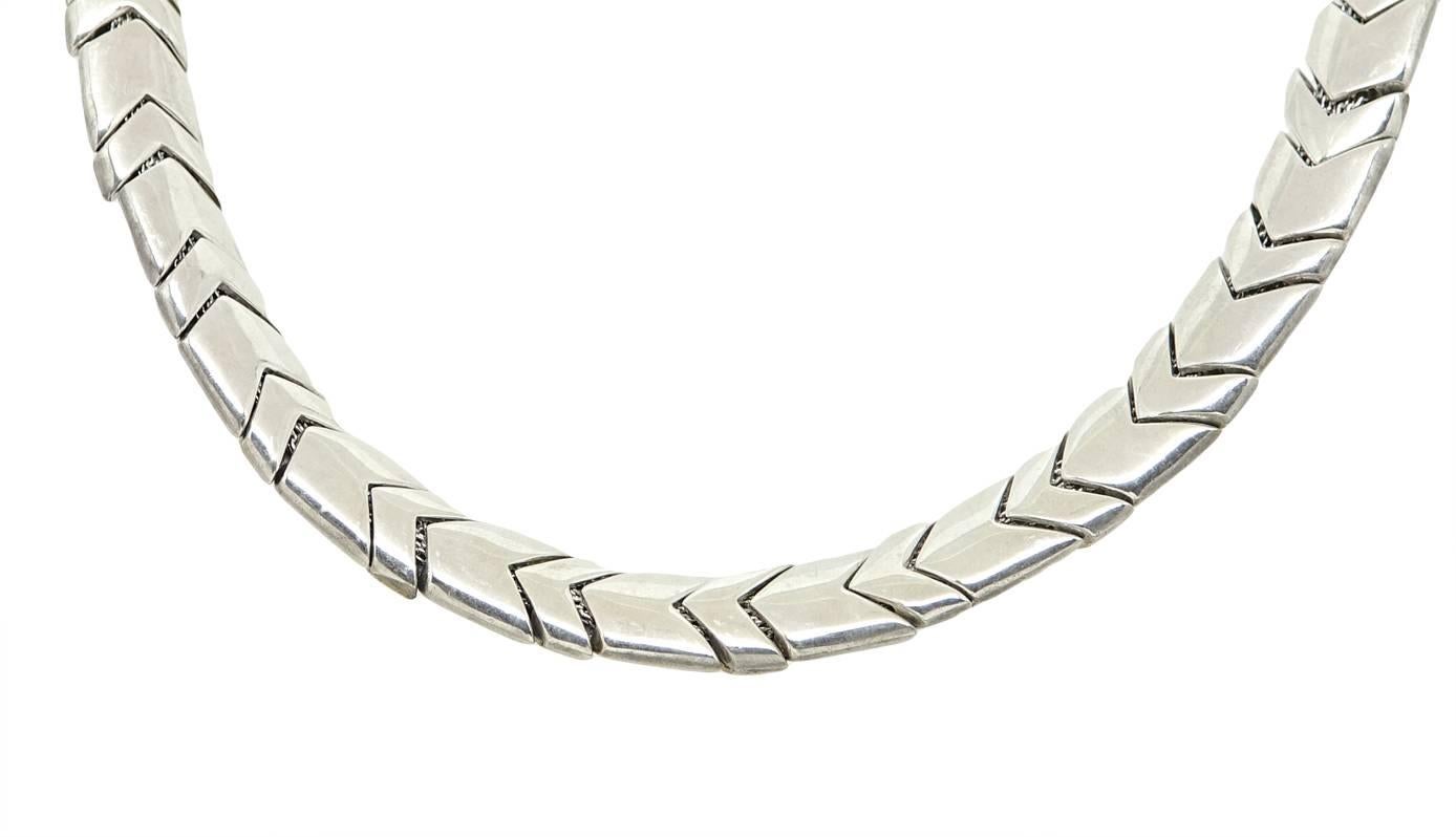 This 18K Yellow Gold and Sterling Silver Tiffany & Co. Chevron Collar Necklace. This Necklace Is A Tiffany & Company Signed Piece and Is  16 Inches In Length.