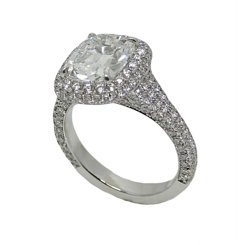 GIA Certified 3.02 Carat Cushion Cut Diamond Platinum Engagement Ring In New Condition For Sale In Naples, FL